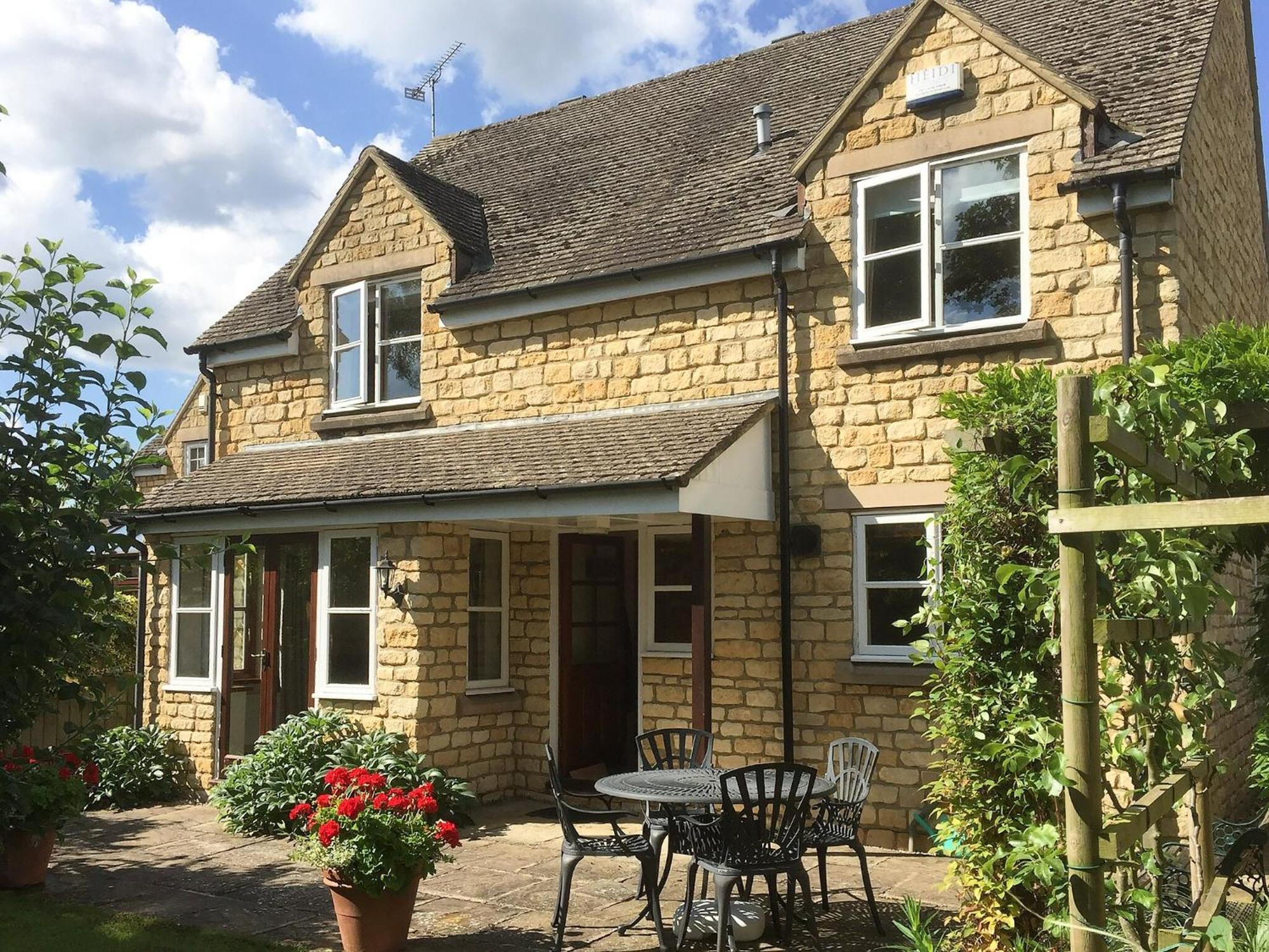 Russet Cottage Moreton-in-Marsh Exterior photo